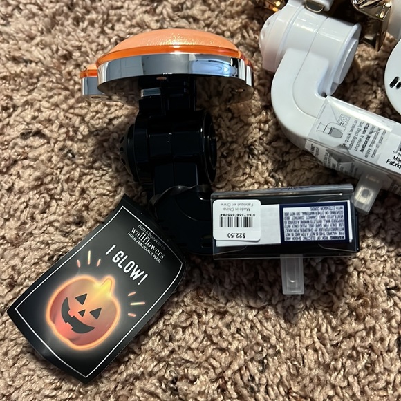 Bath and Body Works Holiday Wallflower Bundle - Picture 8 of 9